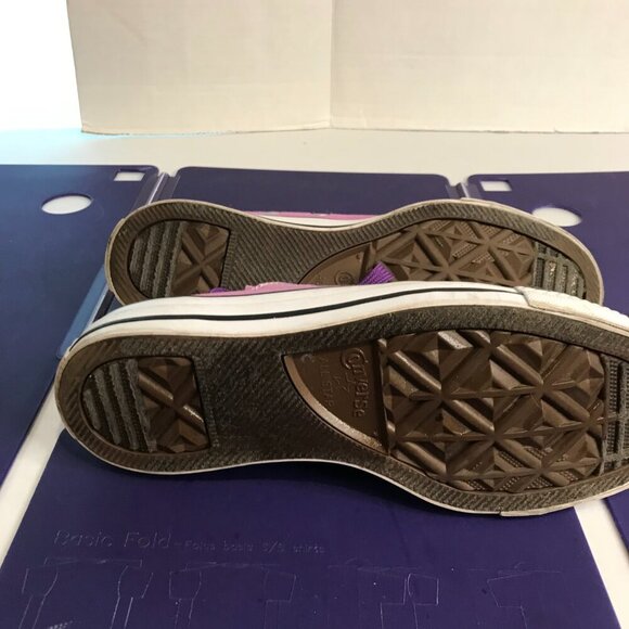 CONVERSE WOMENS CHUCK TAYLOR SHOES SIZE 7 - Picture 3 of 7